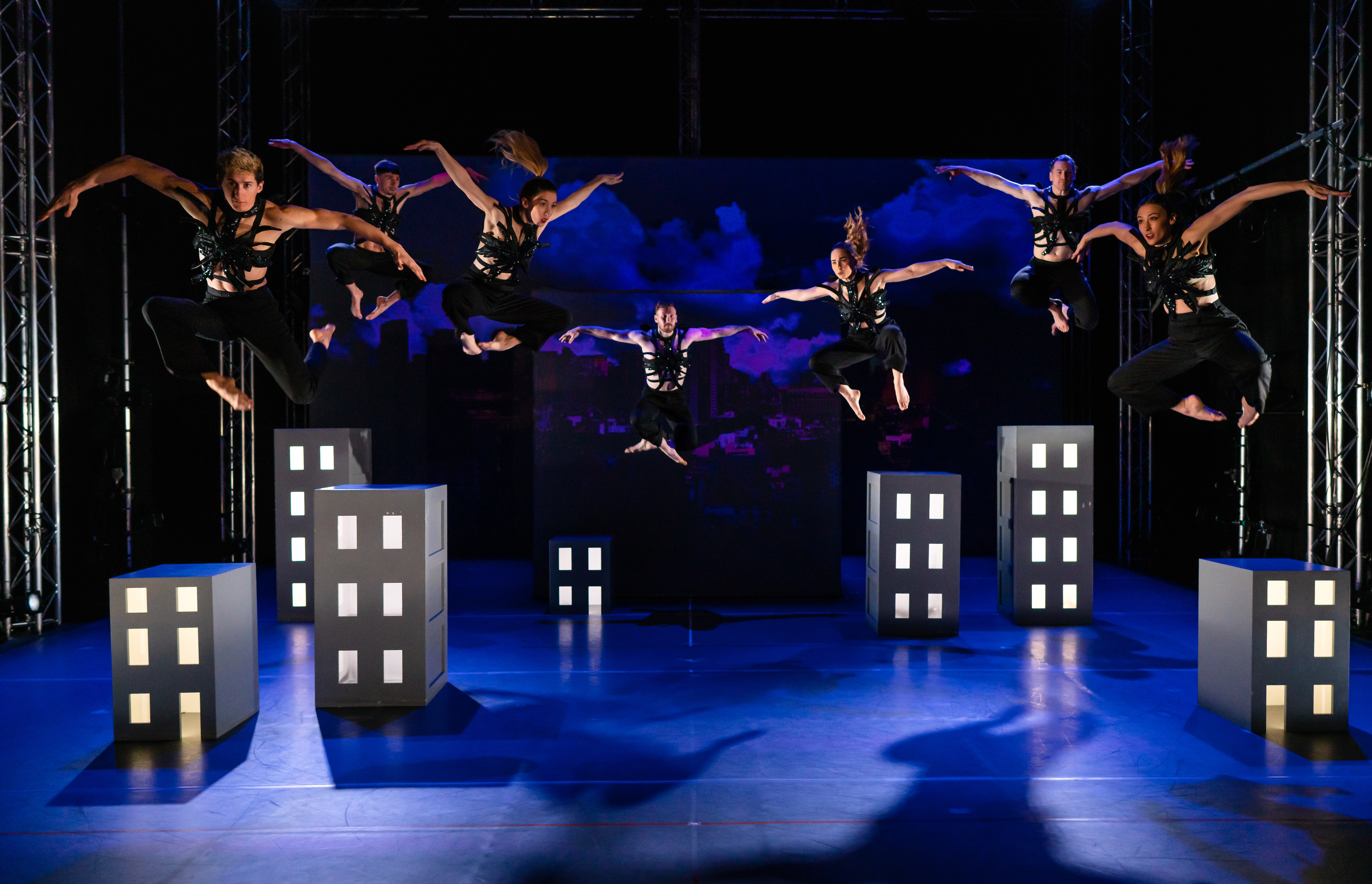 Additional gallery picture 1, Nobody by Motionhouse, image credit Dan Tucker