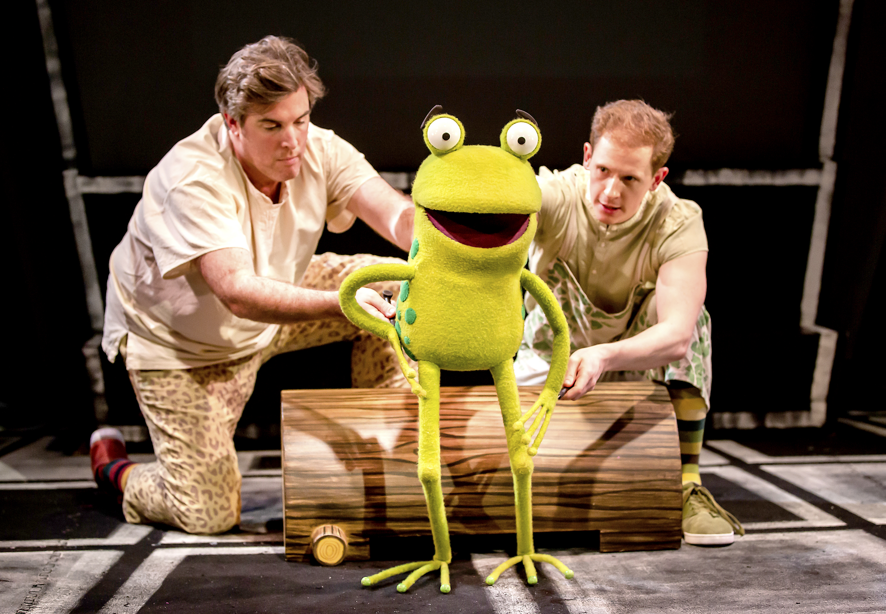 (L-R) Simon Yadoo, John Winchester as Frog in Oi Frog & Friends! (Pamela Raith Photography)